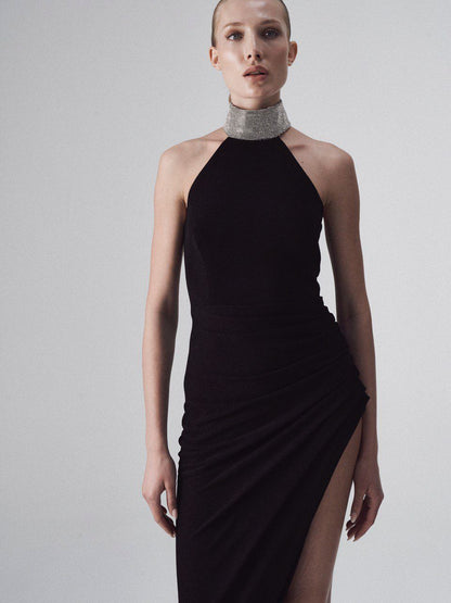 Evening dress in jersey with crystal embellishment on the neck