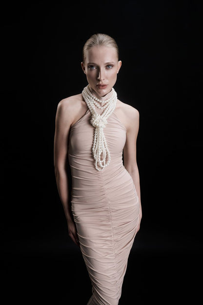 Evening dress with pearl knot