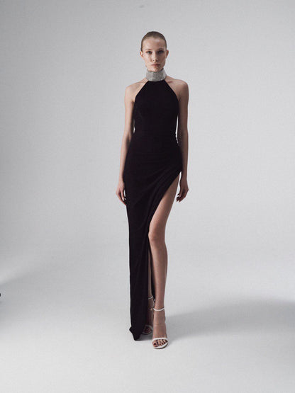 Evening dress in jersey with crystal embellishment on the neck